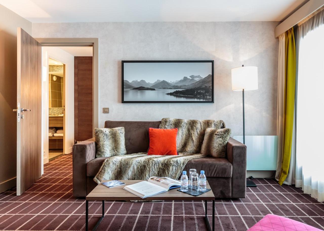 Hotel Le Savoy เมรีเบล ภายนอก รูปภาพ